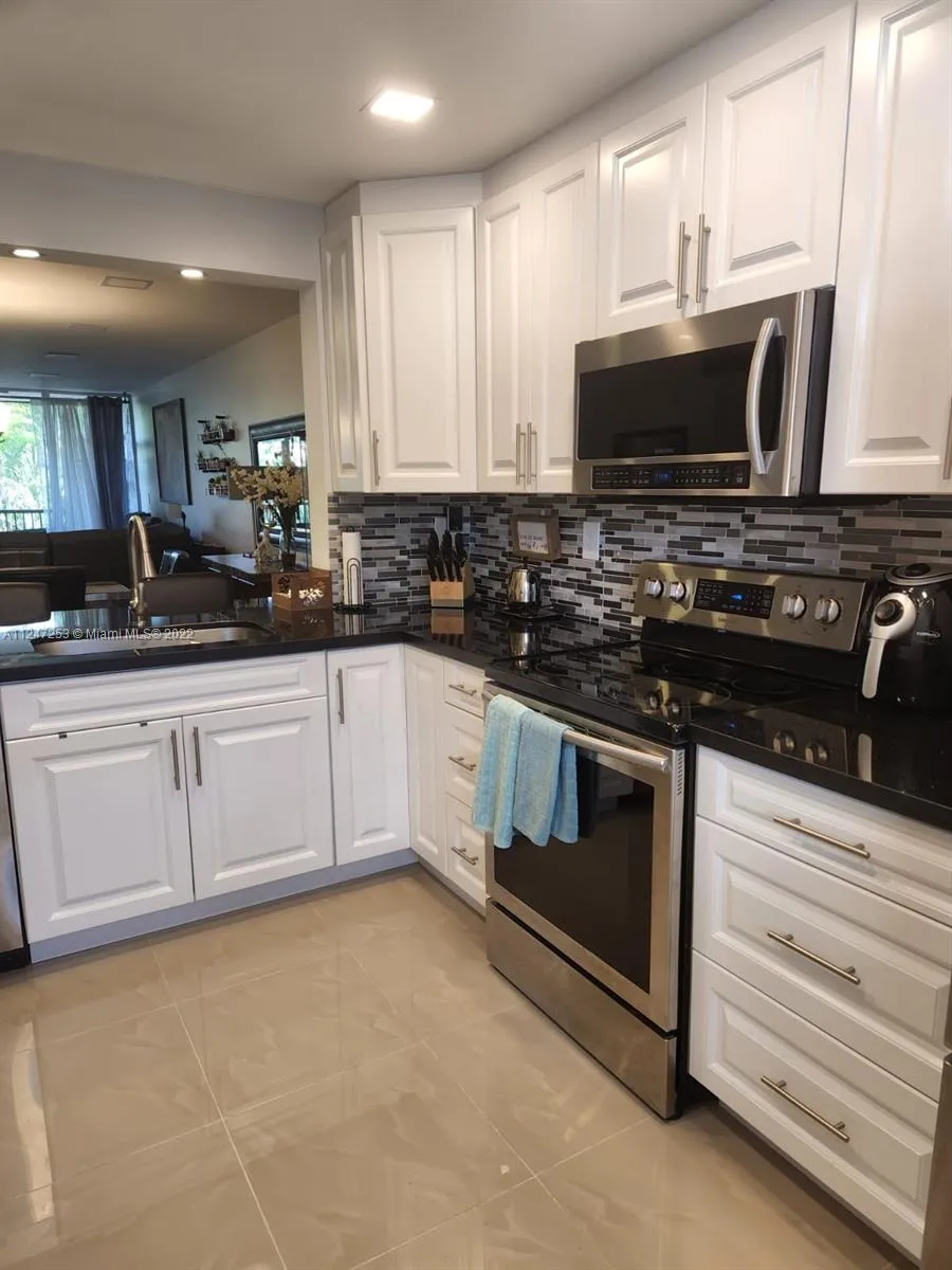 3940 Inverrary Blvd # A, Lauderhill FL 33319