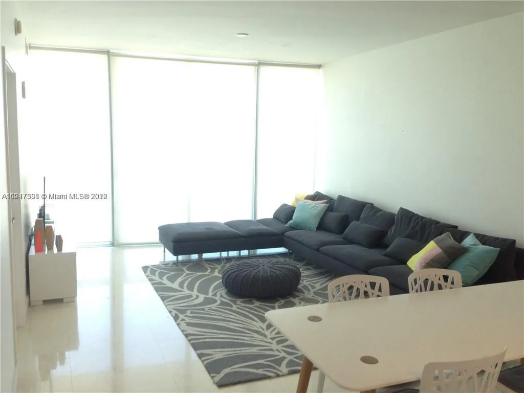 888 Biscayne Blvd # 610, Miami FL 33132