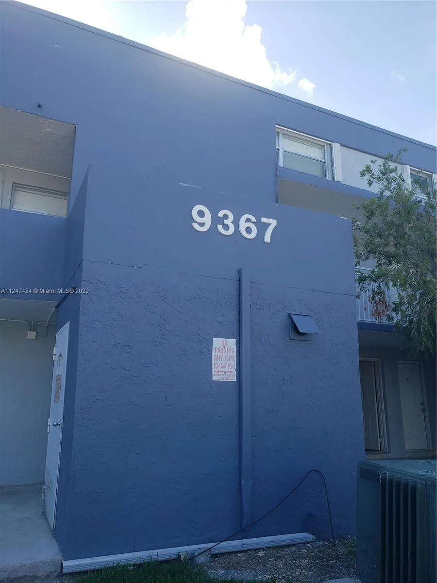 2 bedroom 2 bath for rent at 9367 Fontainebleau Blvd # G111, Miami FL 33172