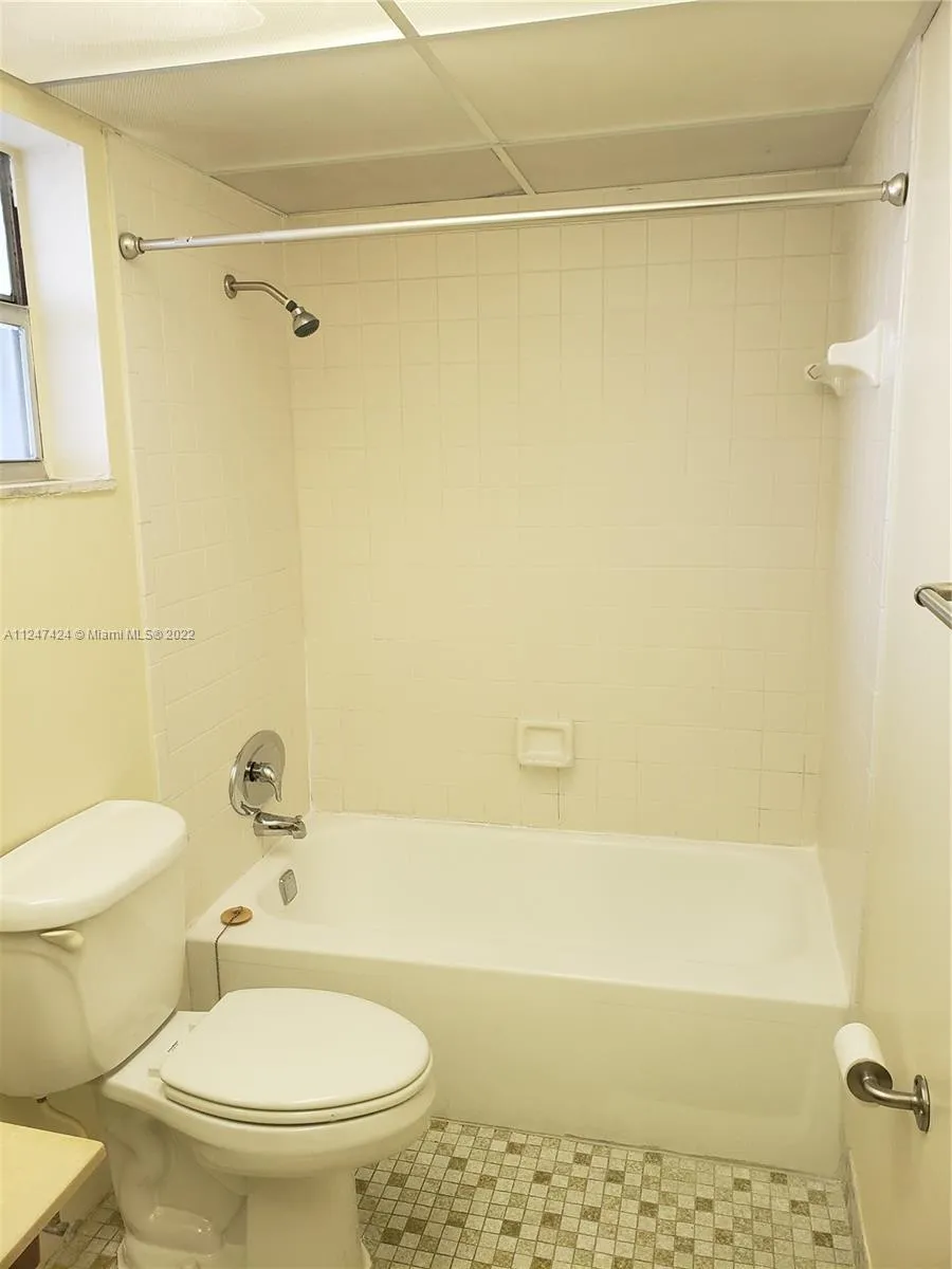 9367 Fontainebleau Blvd # G111, Miami FL 33172