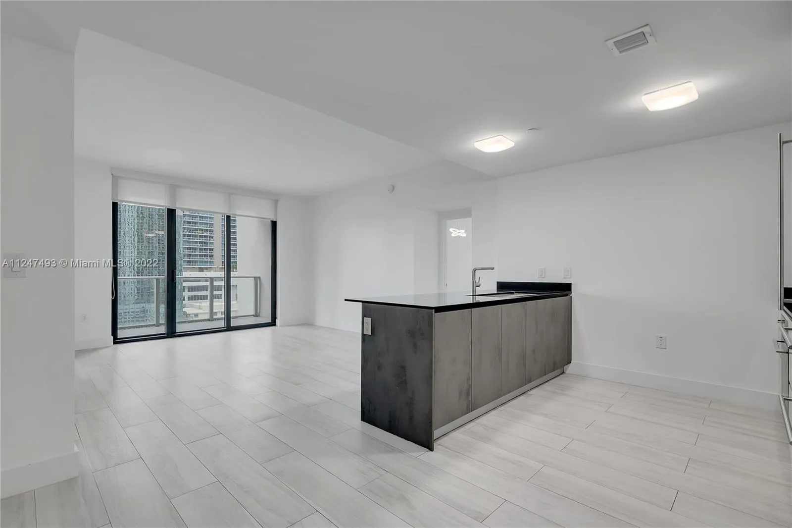 2 bedroom 3 bath for sale at 1010 Brickell Ave # 1904, Miami FL 33131