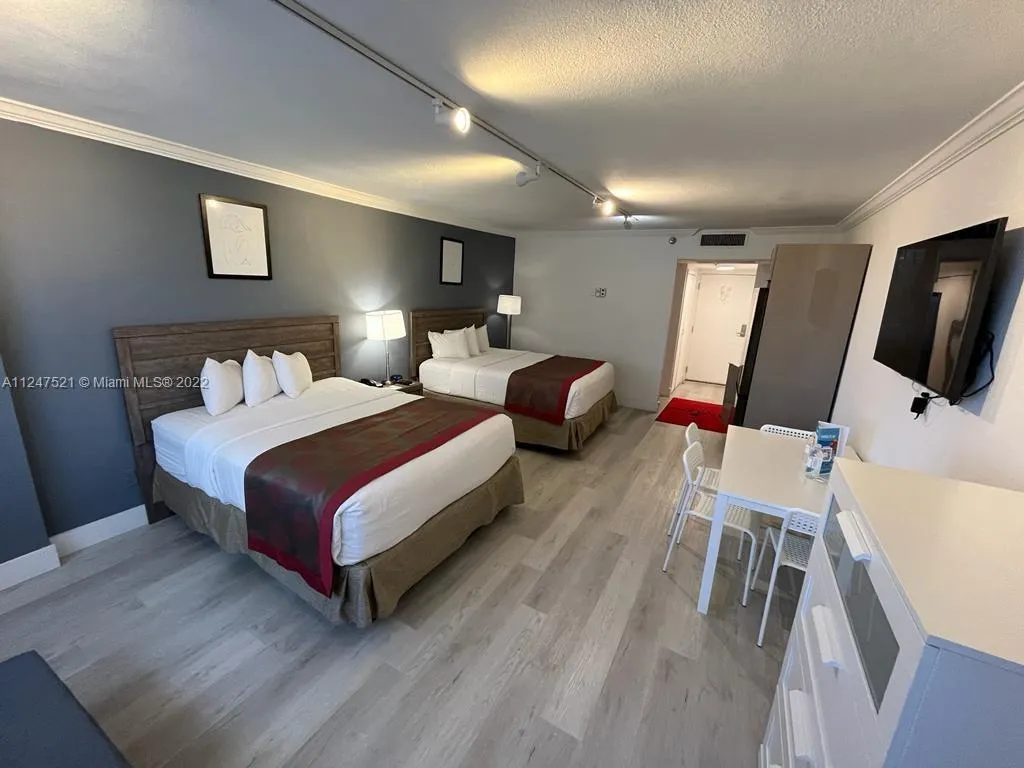 1 bath for sale at 19201 Collins Ave # 218, Sunny Isles Beach FL 33160