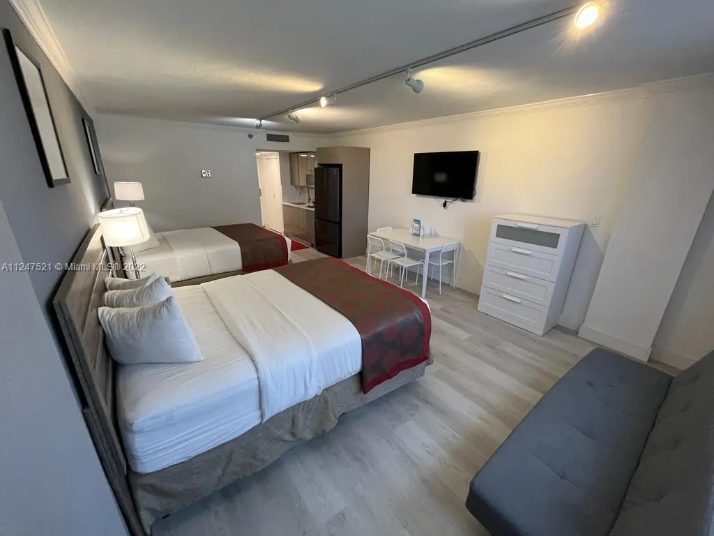 19201 Collins Ave # 218, Sunny Isles Beach FL 33160