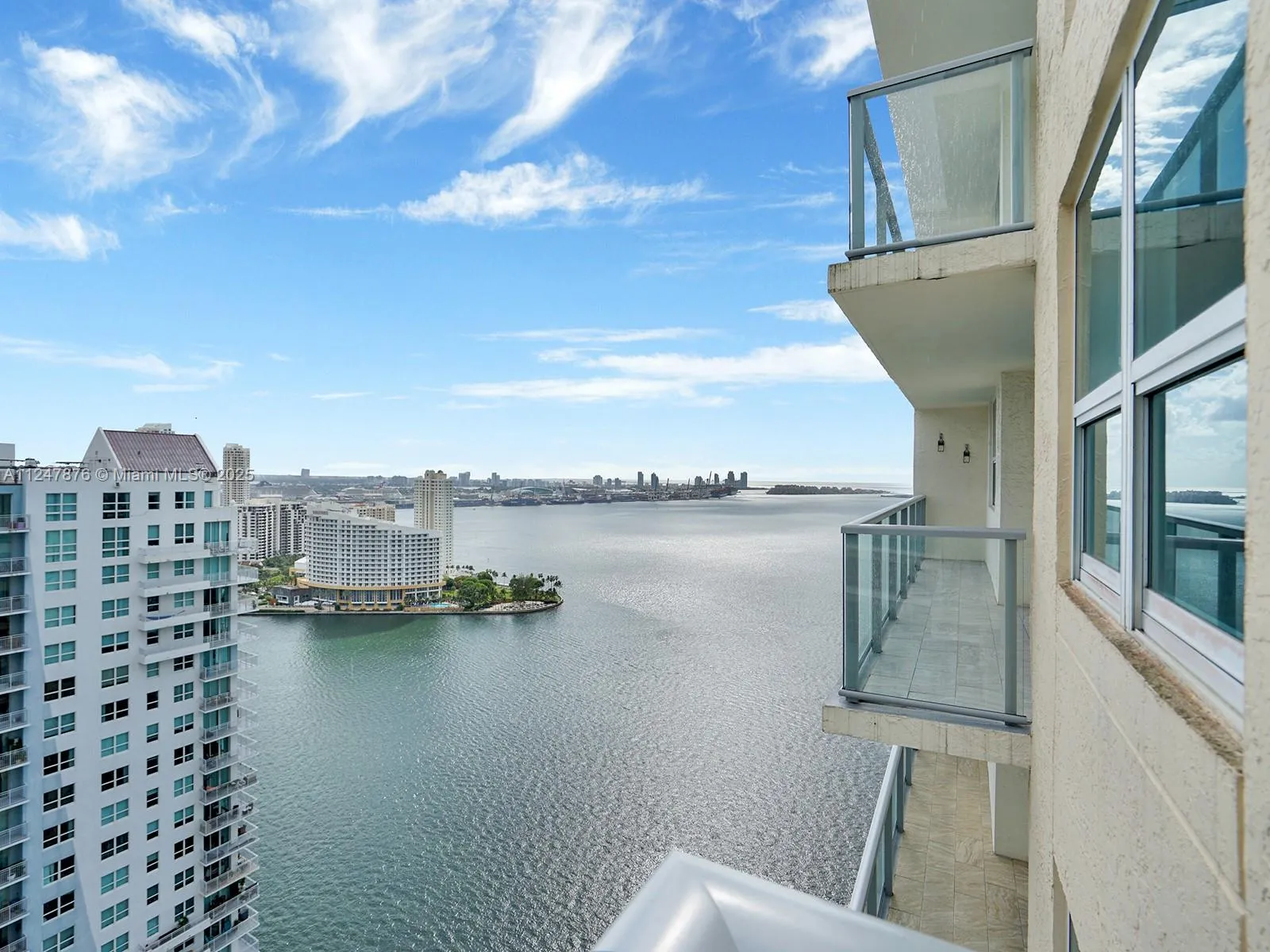 3 bedroom 2 bath for sale at 1155 Brickell Bay Dr # 3404, Miami FL 33131