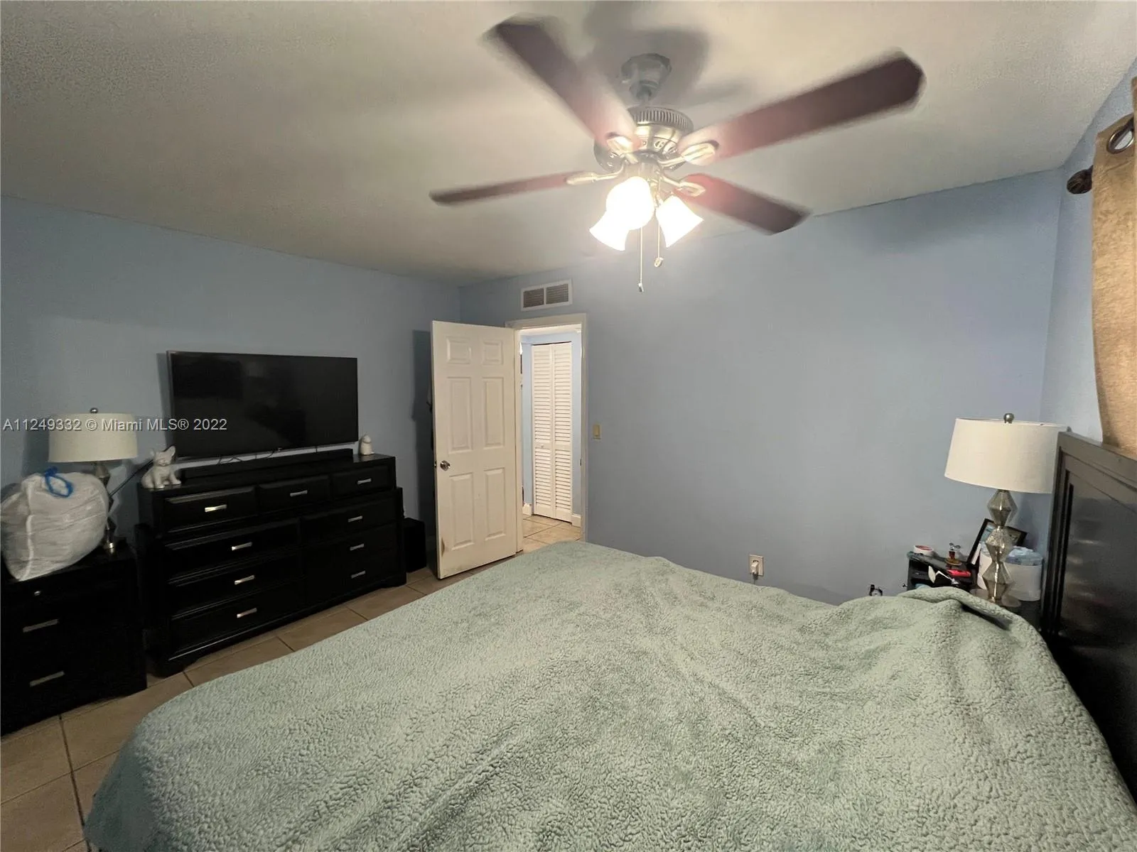 4050 NW 135th St # 1, Opa-Locka FL 33054