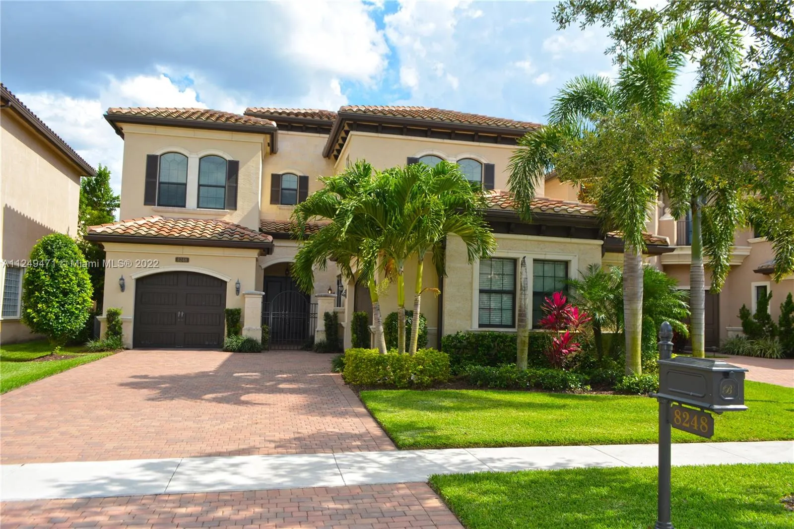 5 bedroom 7 bath for sale at 8248 Lost Creek Ln, Delray Beach FL 33446