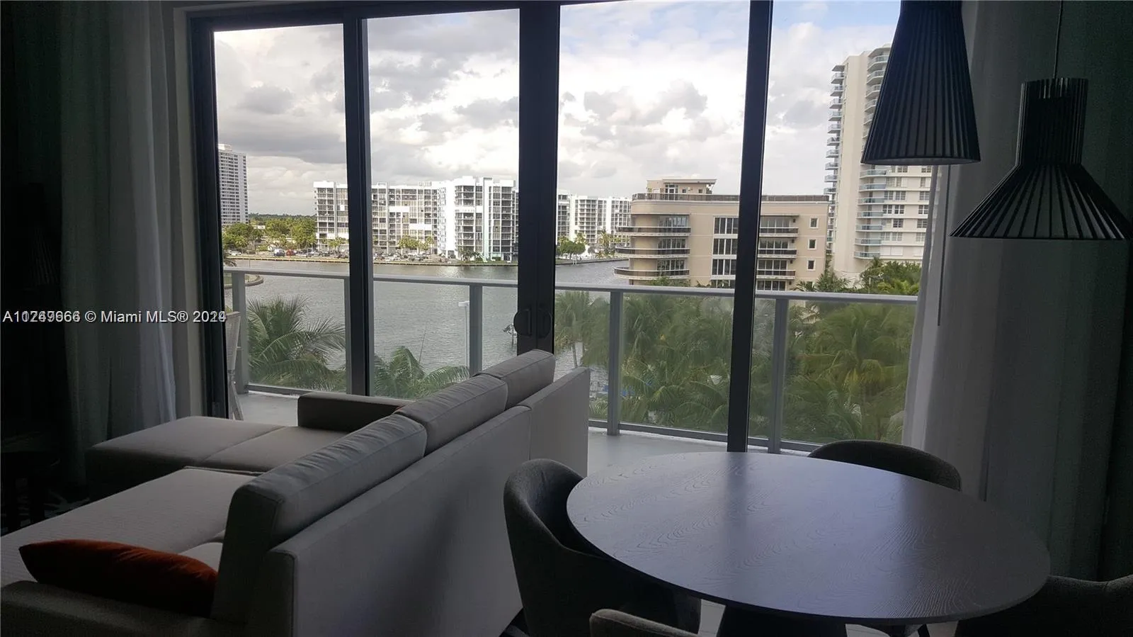 4010 S Ocean Dr # R301, Hollywood FL 33019