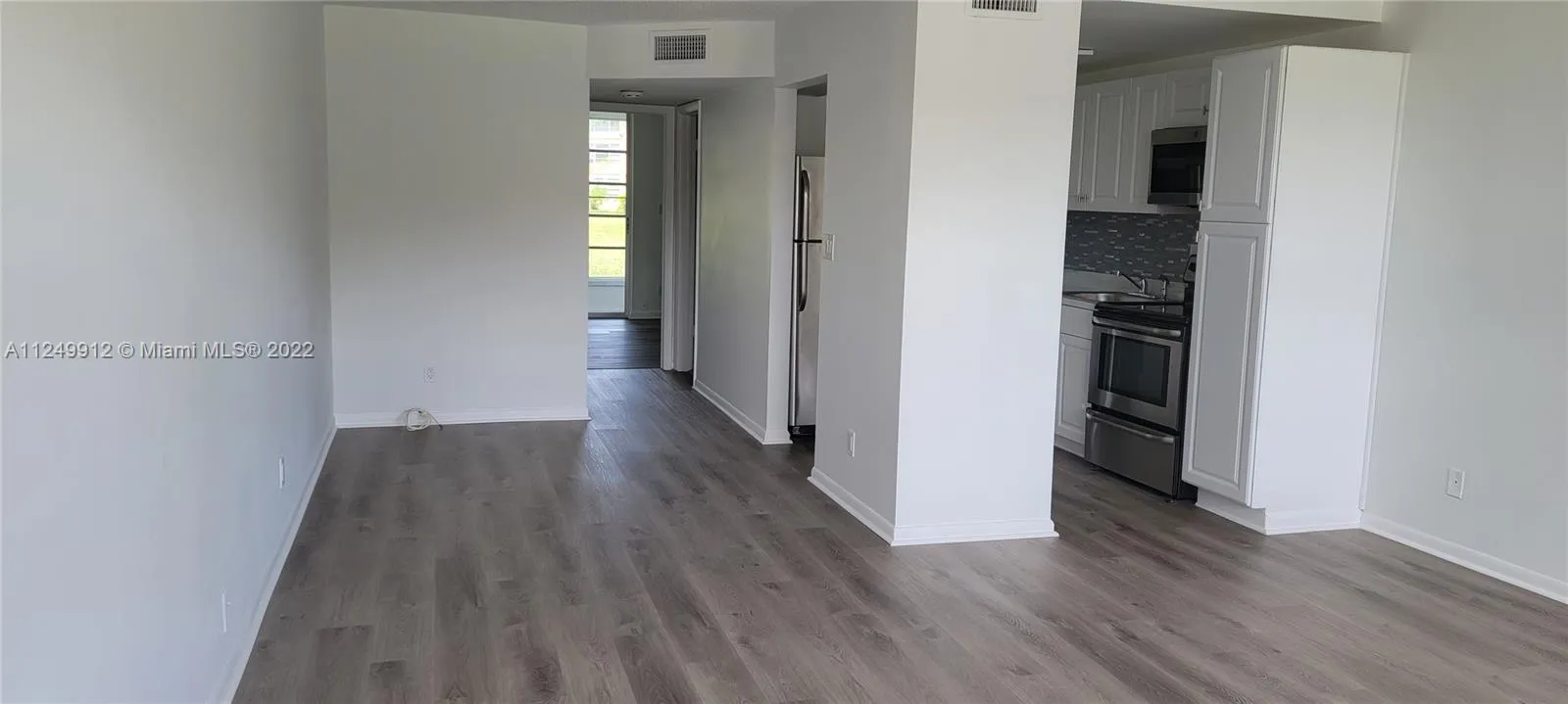 1 bedroom 1 bath for sale at 9061 Sunrise Lakes Blvd # 116, Sunrise FL 33322