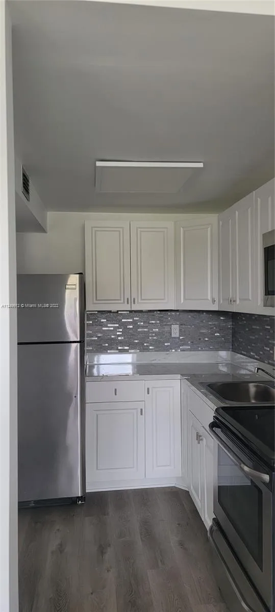 9061 Sunrise Lakes Blvd # 116, Sunrise FL 33322