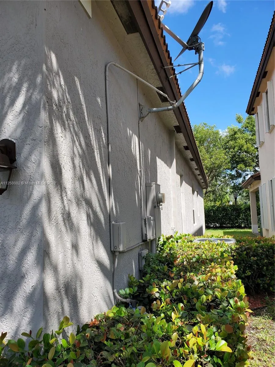 1270 NE 39th Ave, Homestead FL 33033