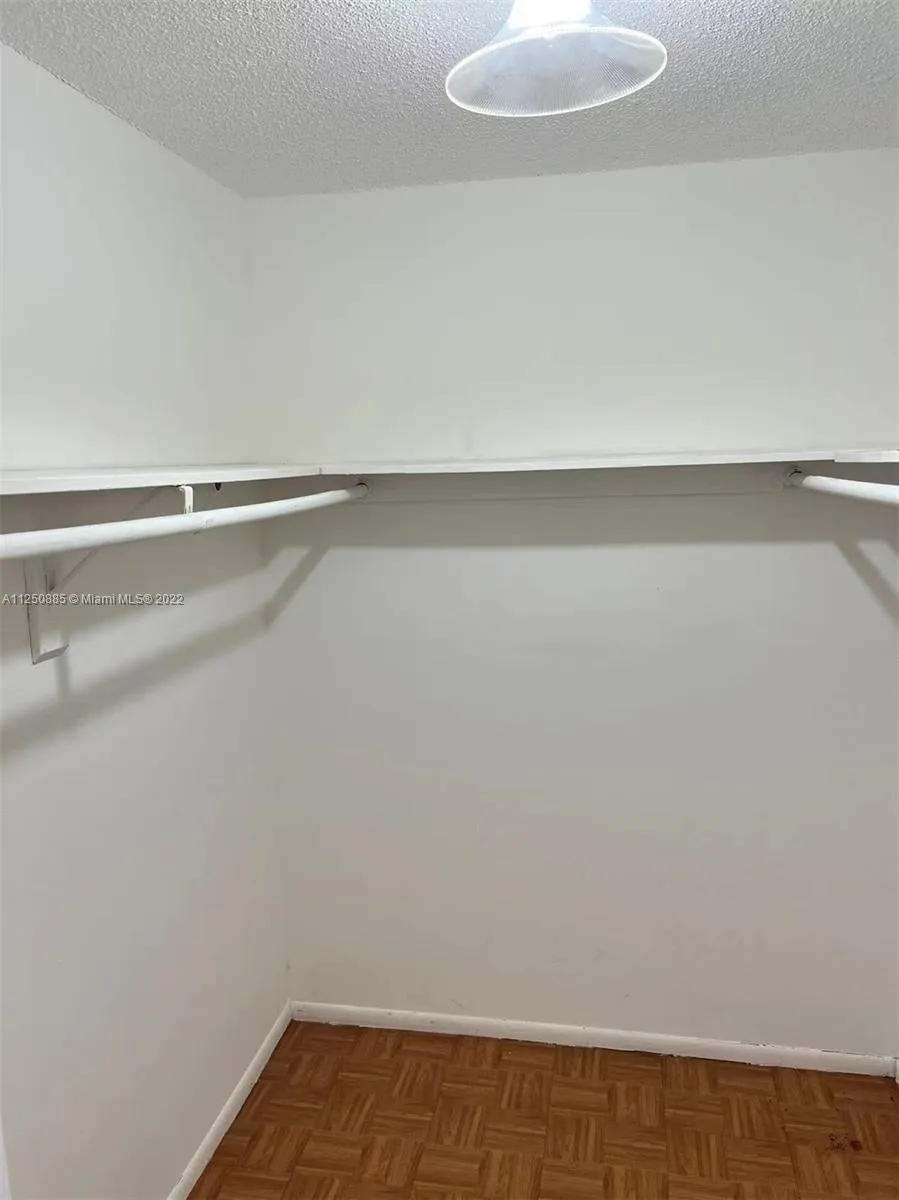 1710 NE 191st St # 3, Miami FL 33179