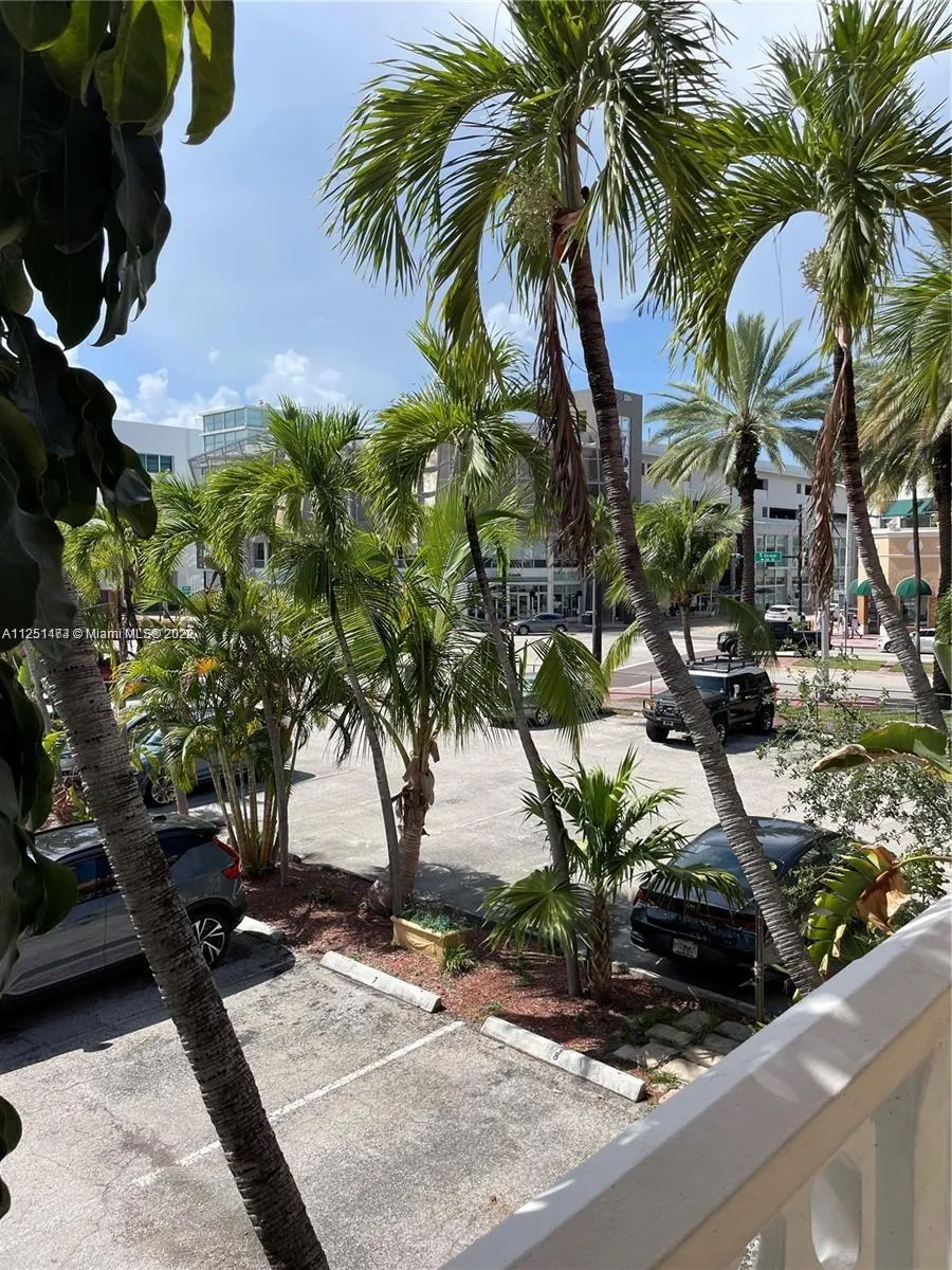 1 bedroom 1 bath for sale at 441 Collins Ave # 24, Miami Beach FL 33139