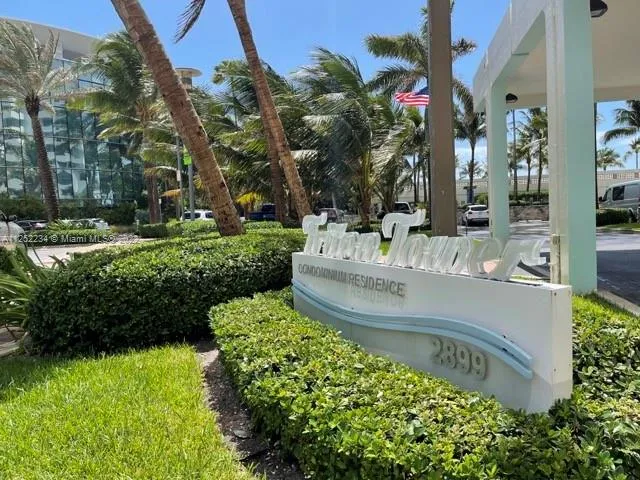 1 bedroom 1 bath for sale at 2899 Collins Ave # 1638, Miami Beach FL 33140