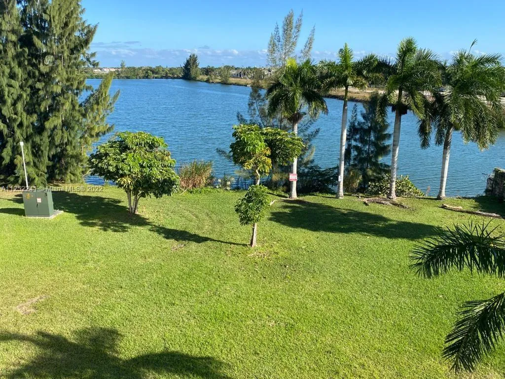 14830 Naranja Lakes Blvd, Homestead FL 33032