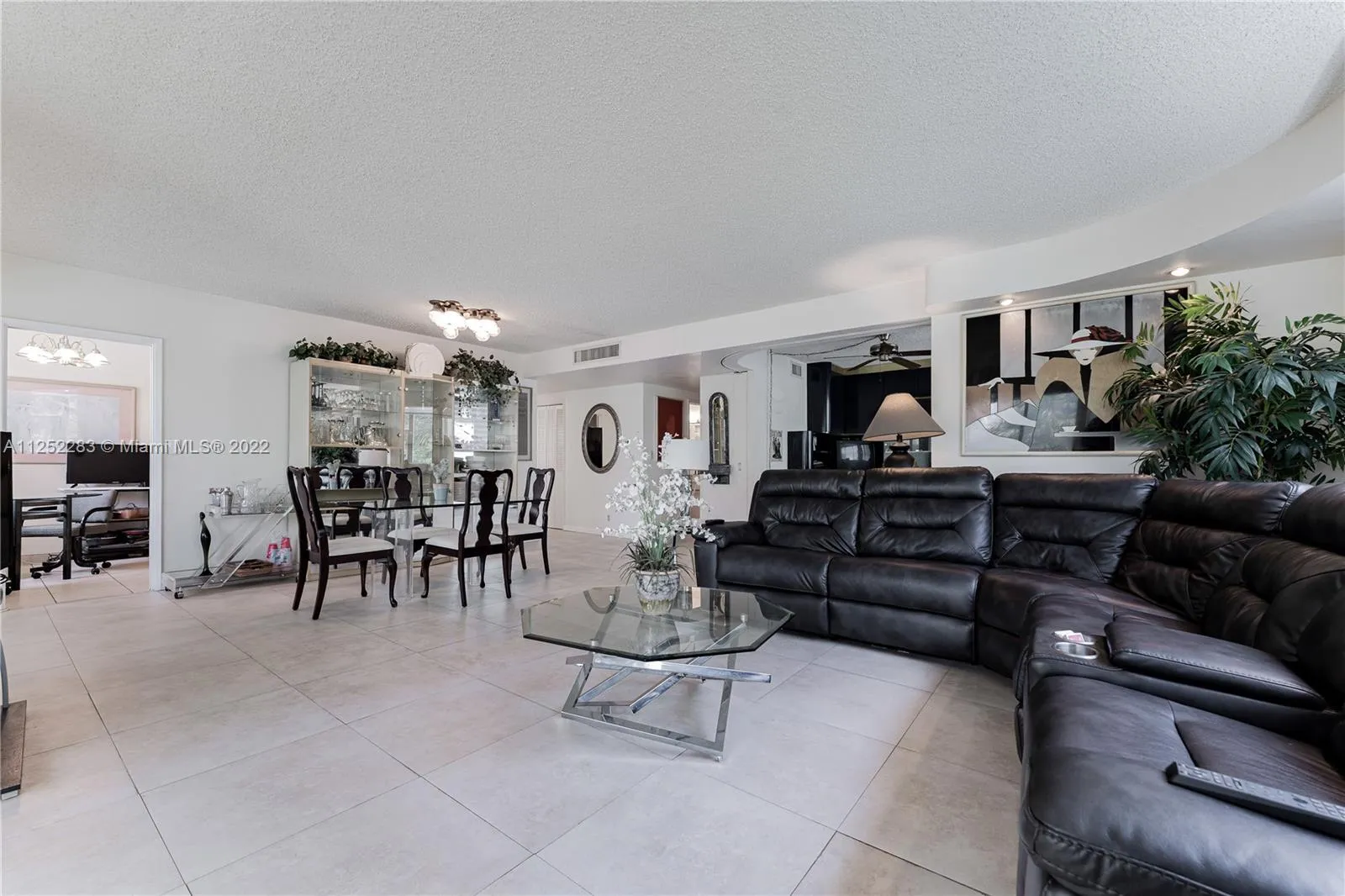 3800 Hillcrest Dr # 312, Hollywood FL 33021
