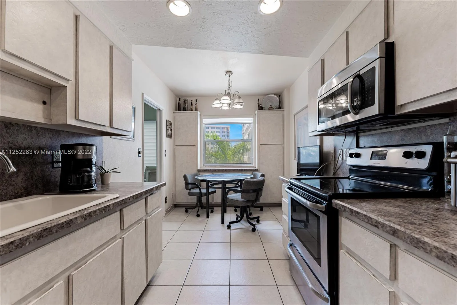 3800 Hillcrest Dr # 312, Hollywood FL 33021
