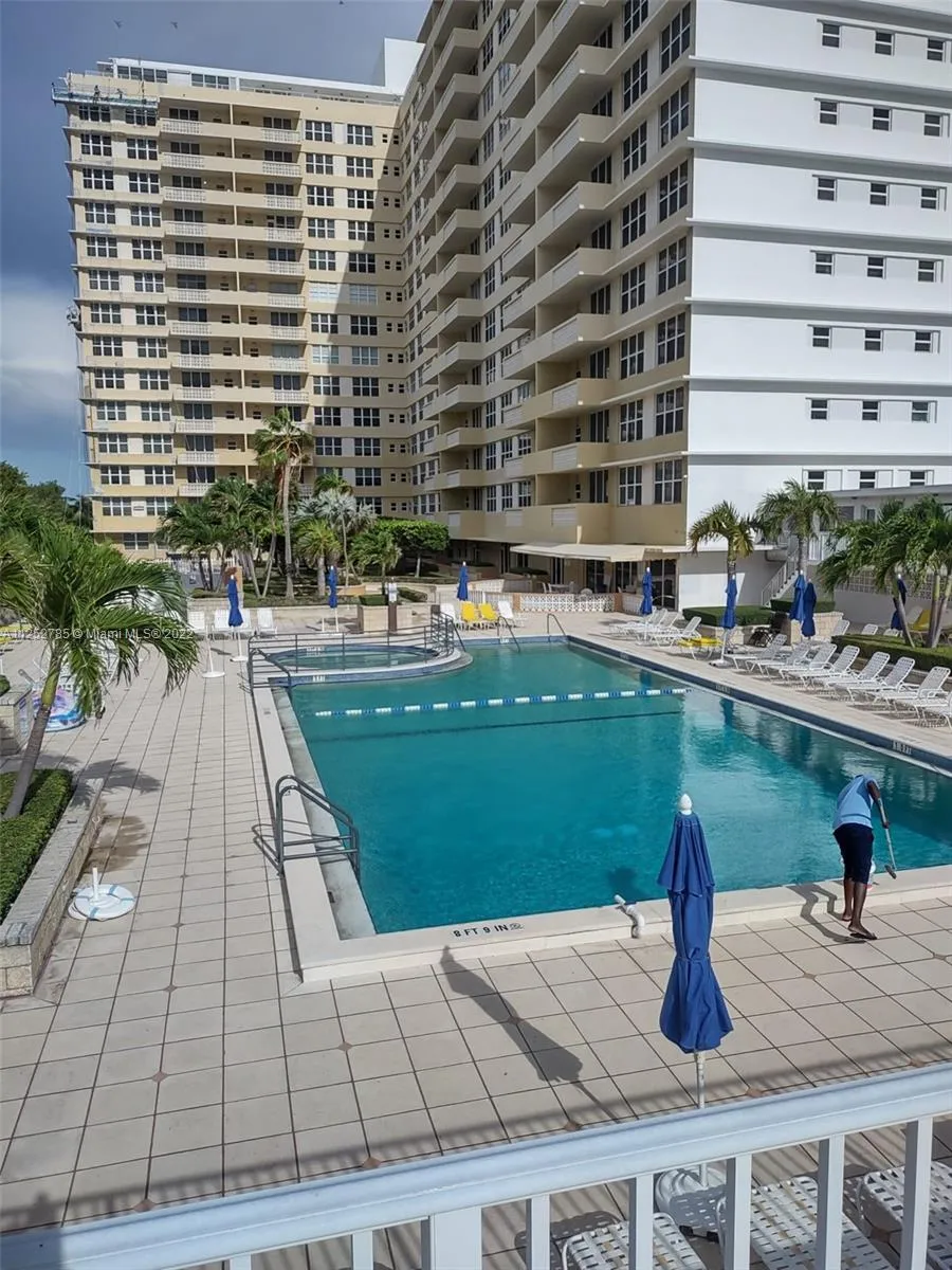 4747 Collins Ave # 107, Miami Beach FL 33140