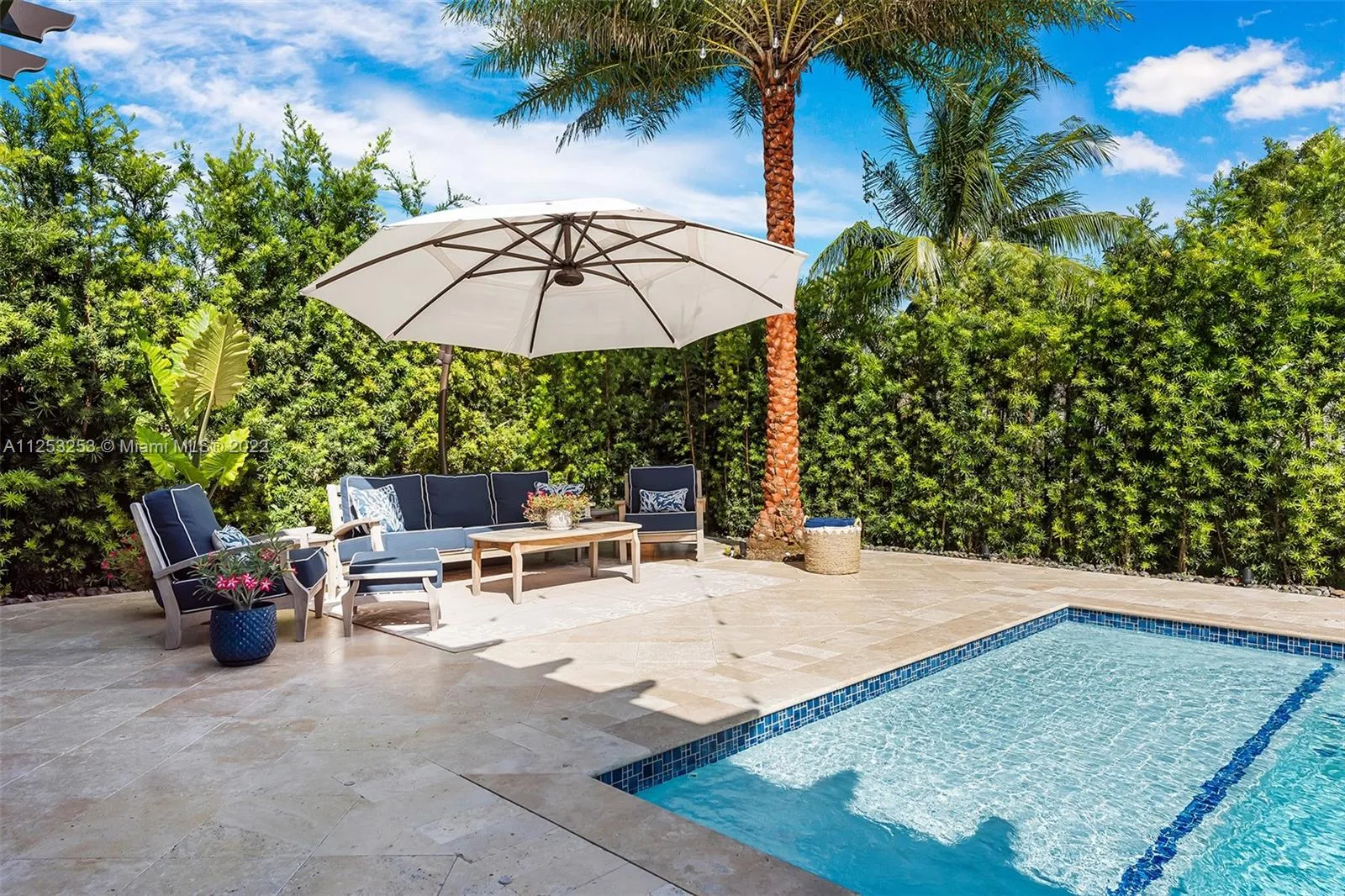 1556 71st St, Miami Beach FL 33141