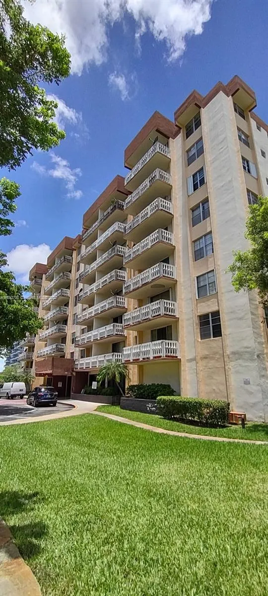 15600 NW 7th Ave # 715, Miami FL 33169