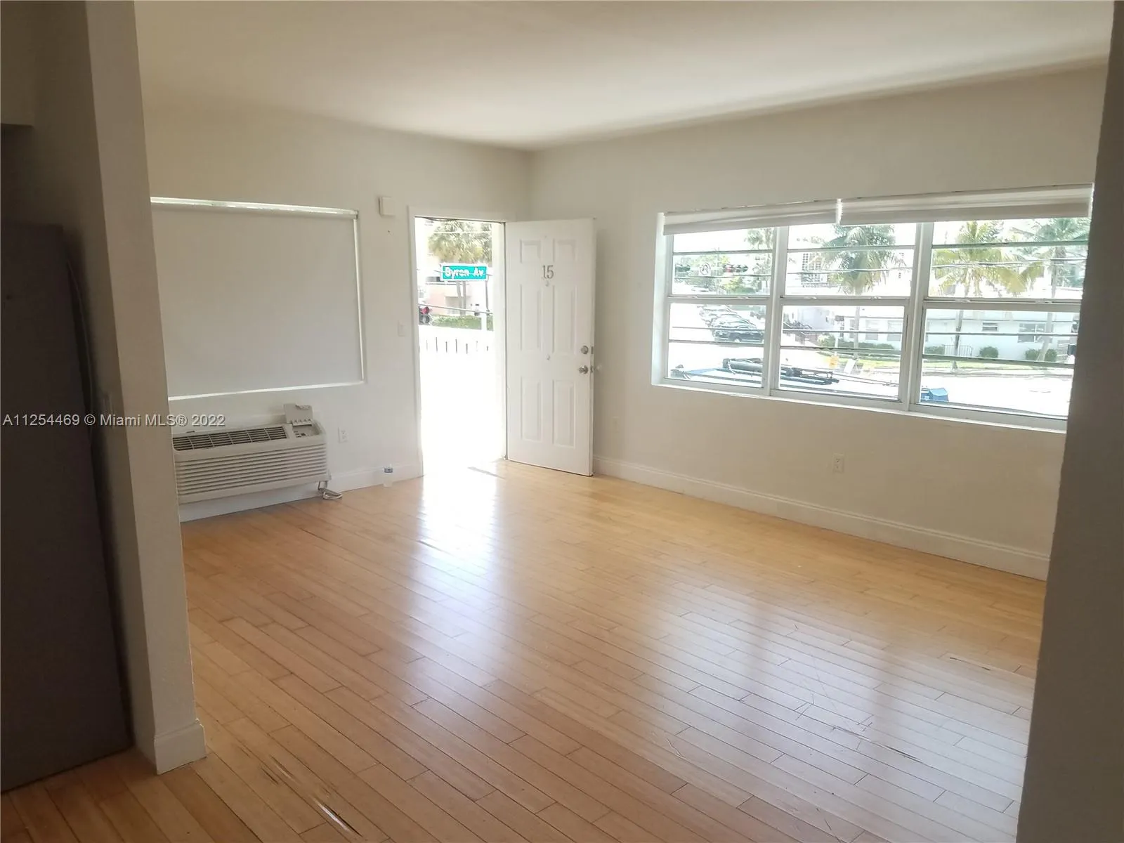 8080 Tatum Waterway Dr # 1, Miami Beach FL 33141