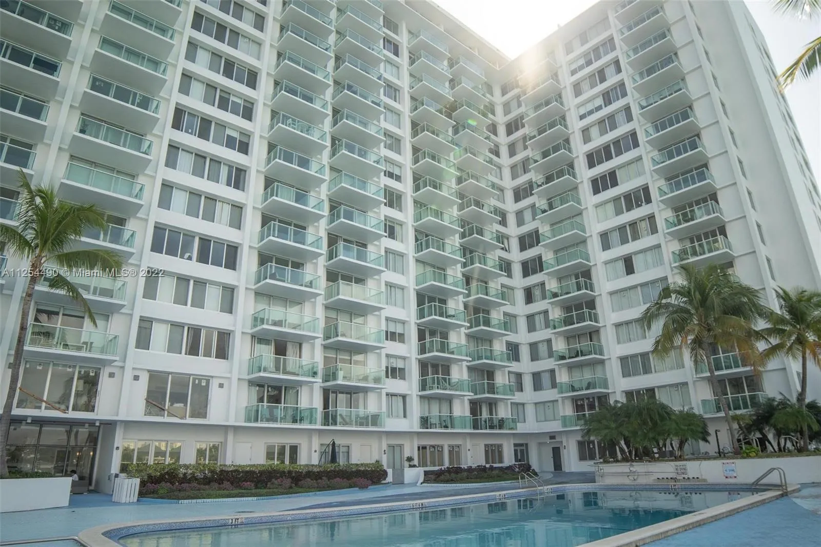 1 bedroom 1 bath for sale at 1000 West Ave # 104, Miami Beach FL 33139