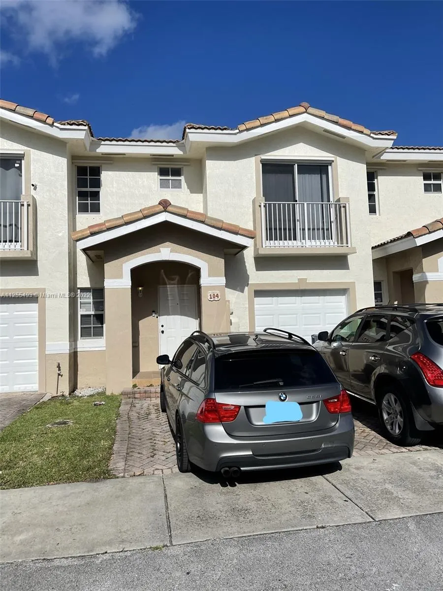3 bedroom 2 bath for sale at 13982 SW 260th St # 104, Homestead FL 33032
