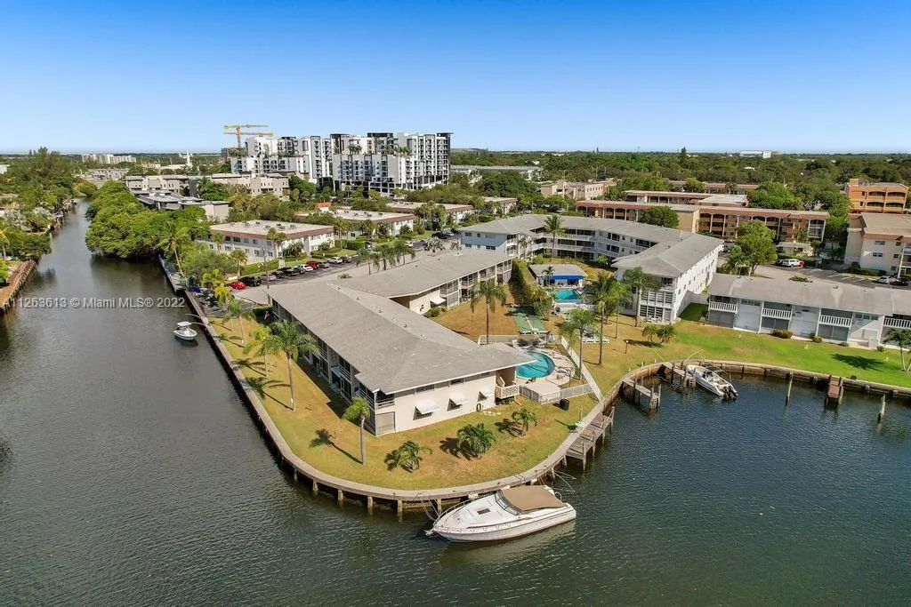 600 Pine Dr # 306, Pompano Beach FL 33060