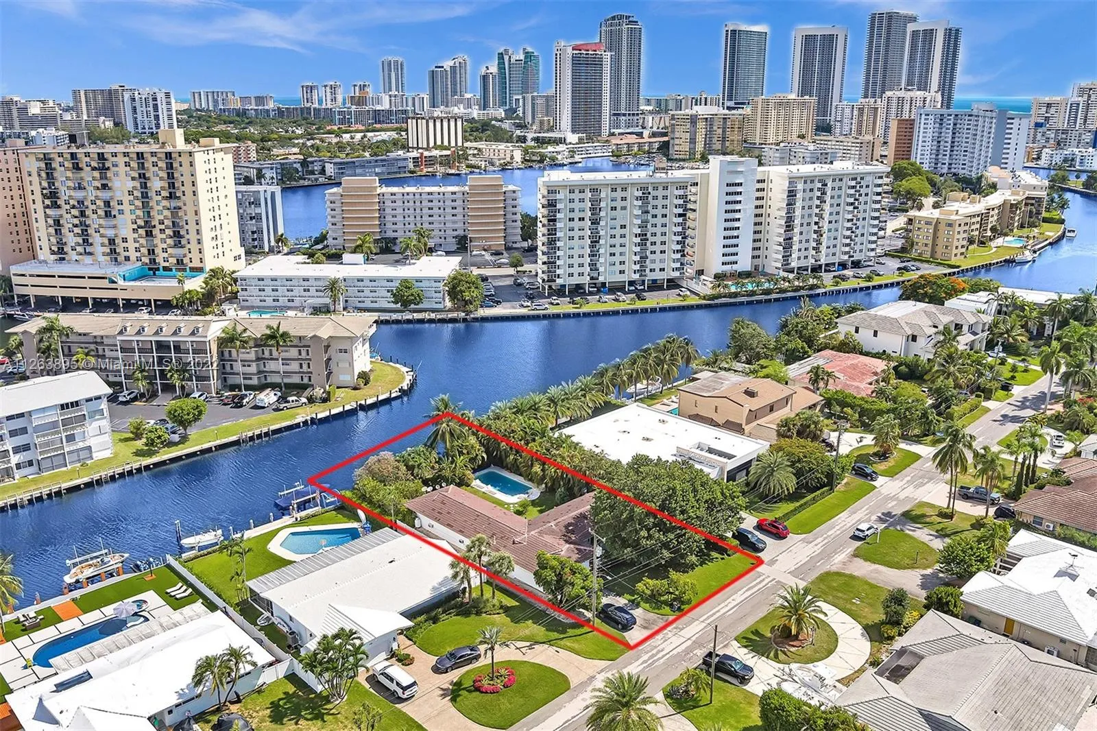 5 bedroom 4 bath for sale at 430 Tamarind Dr, Hallandale Beach FL 33009