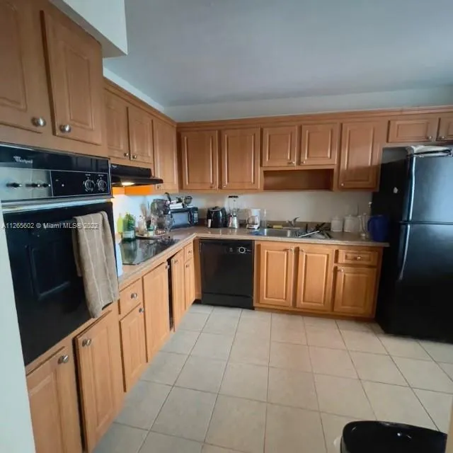 215 Lakeview Dr # 204, Weston FL 33326