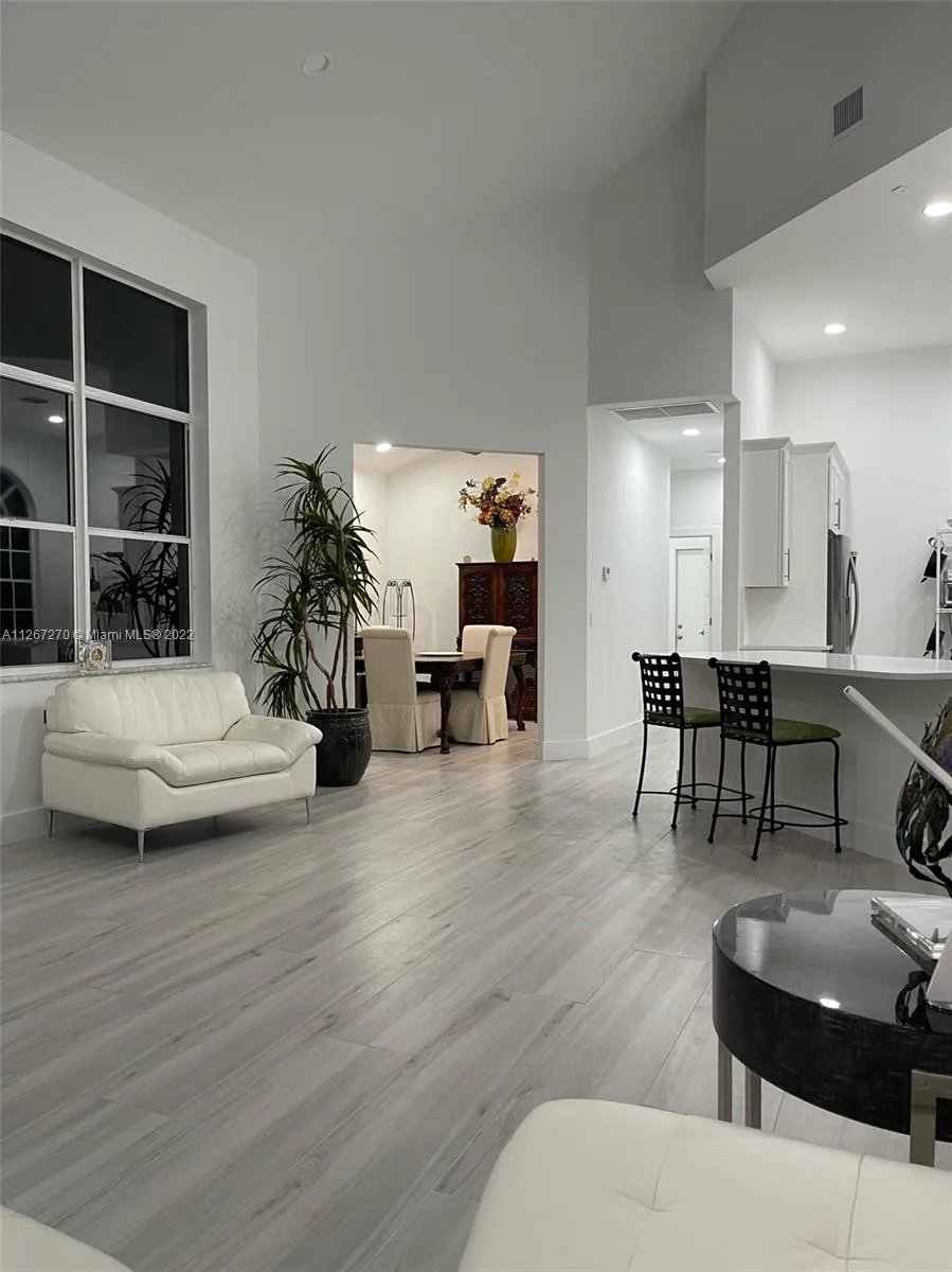 6668 NW 25th Ter, Boca Raton FL 33496