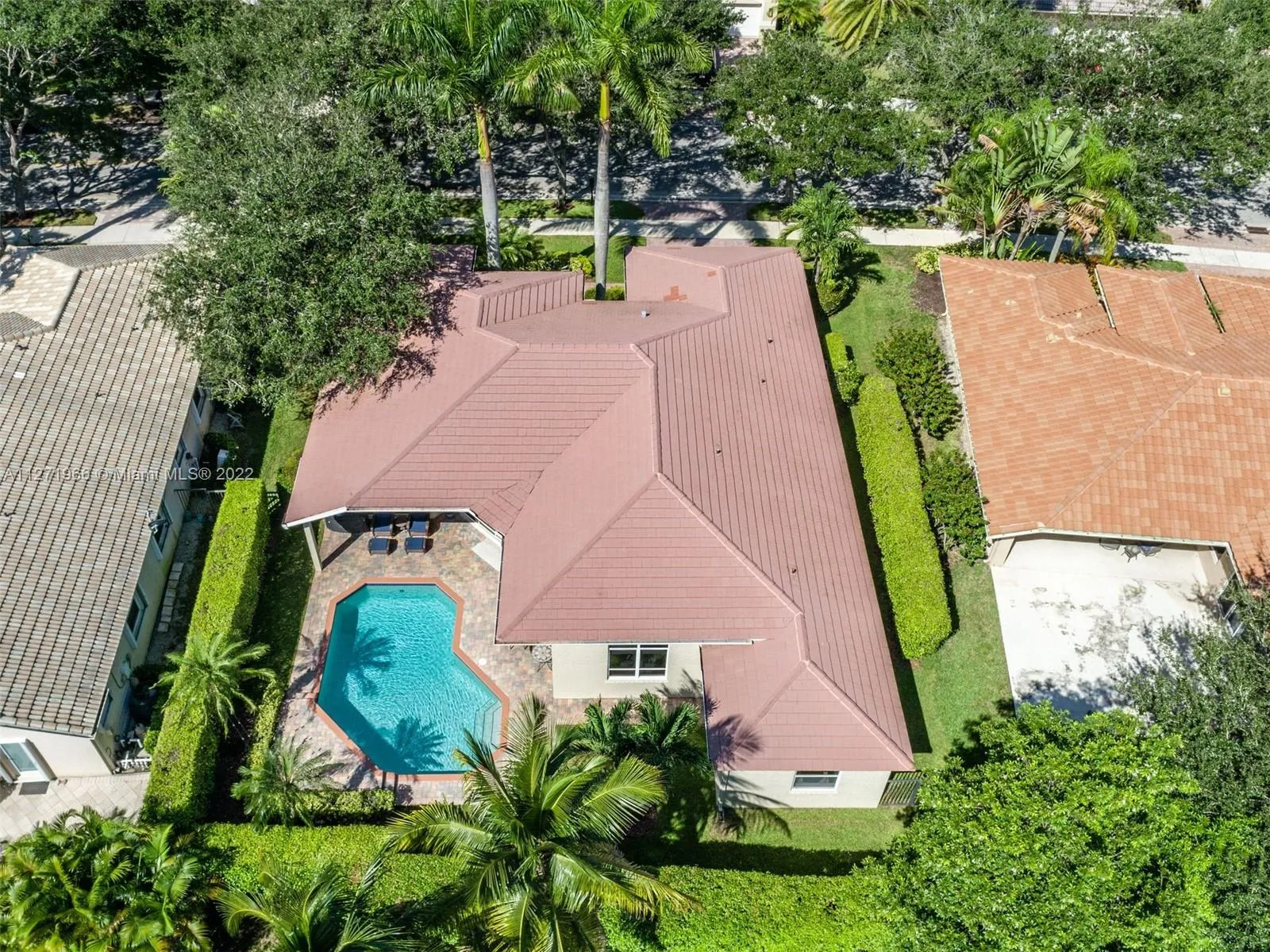 3740 Oak Ridge Cir, Weston FL 33331