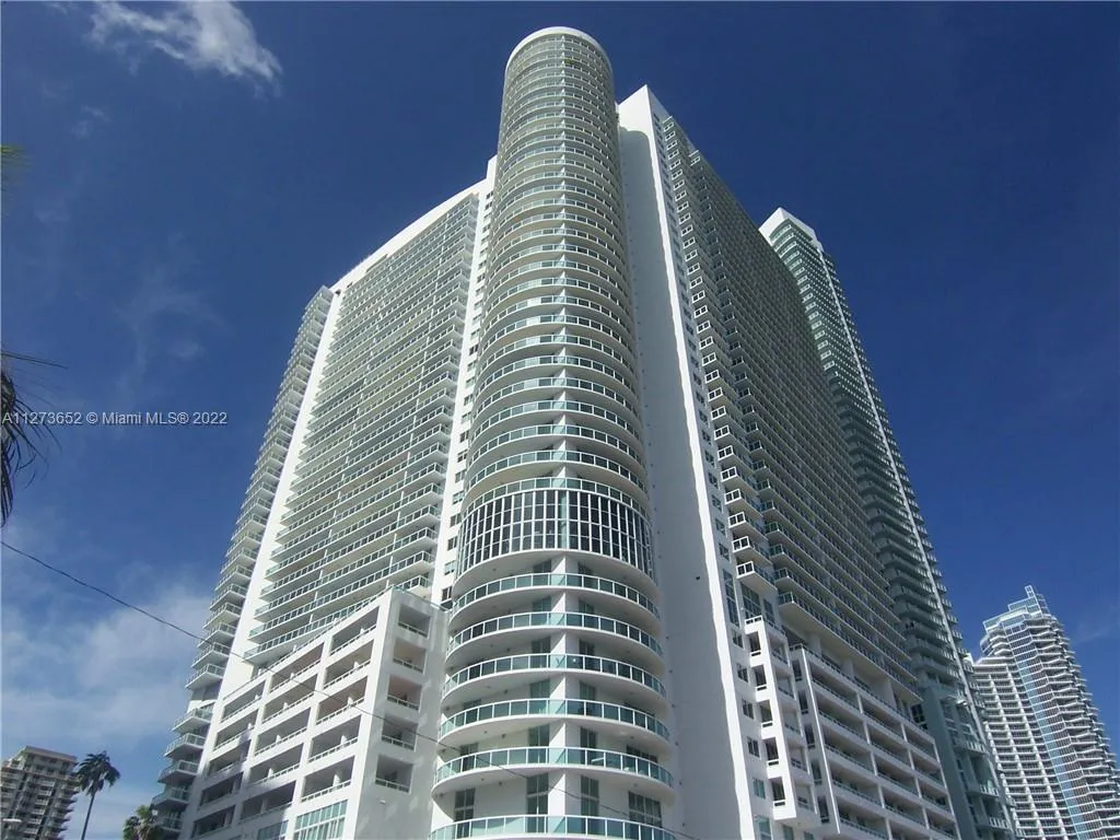 1 bedroom 1 bath for sale at 1800 N Bayshore Dr # 1704, Miami FL 33132