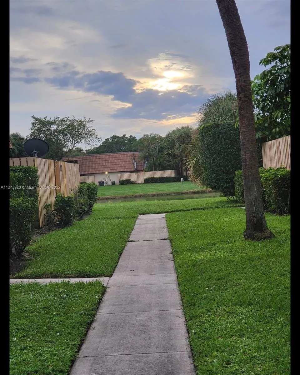 2 bedroom 2 bath for sale at 524 Green Springs Pl # 524, West Palm Beach FL 33409