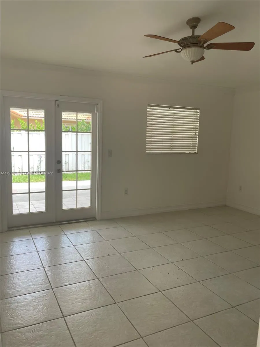 16919 Crestview Ln, Weston FL 33326