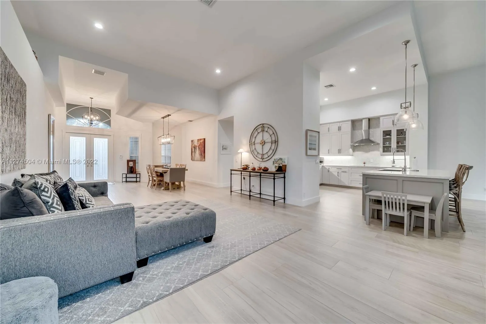 4023 W Lake Estates Dr, Davie FL 33328