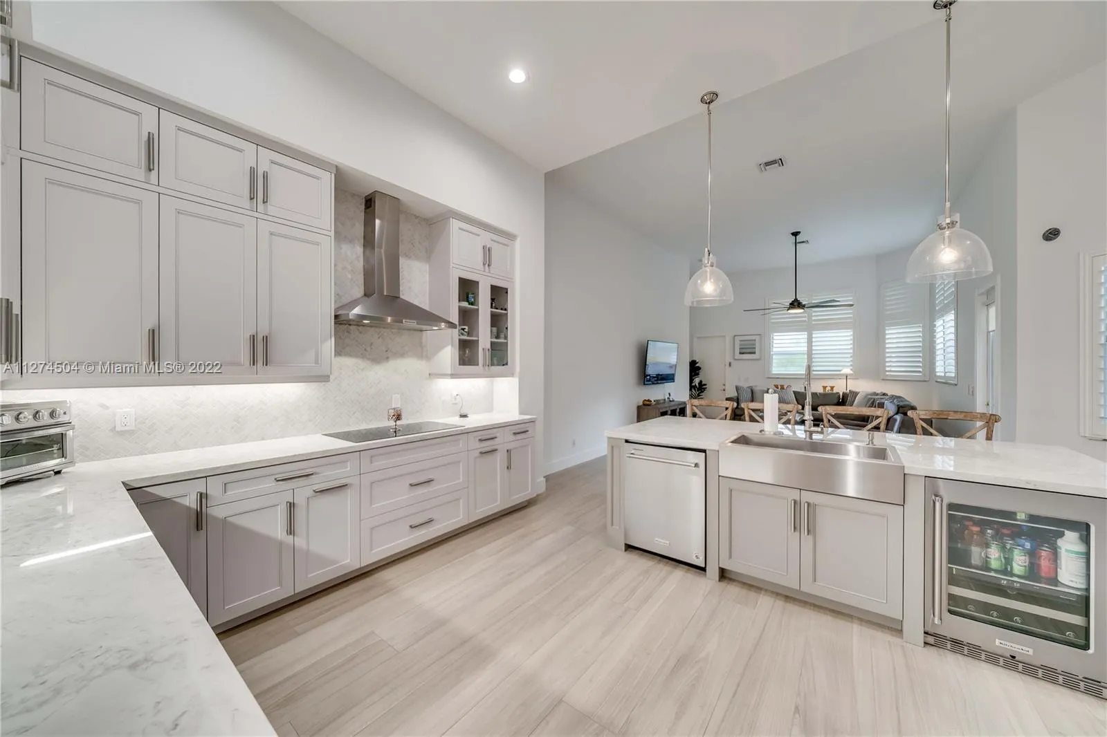 4023 W Lake Estates Dr, Davie FL 33328