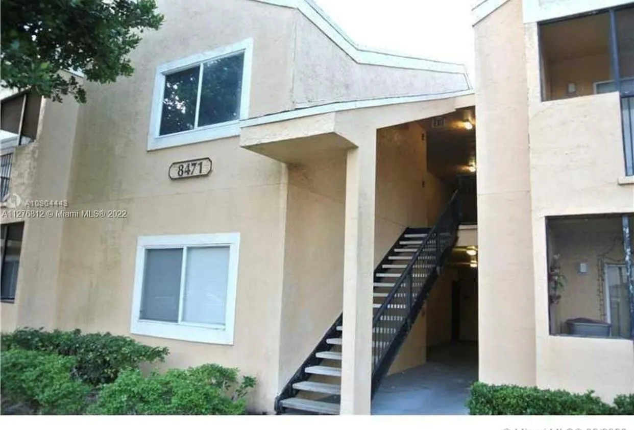 3 bedroom 2 bath for sale at 8471 SW 5th St # 208, Pembroke Pines FL 33025