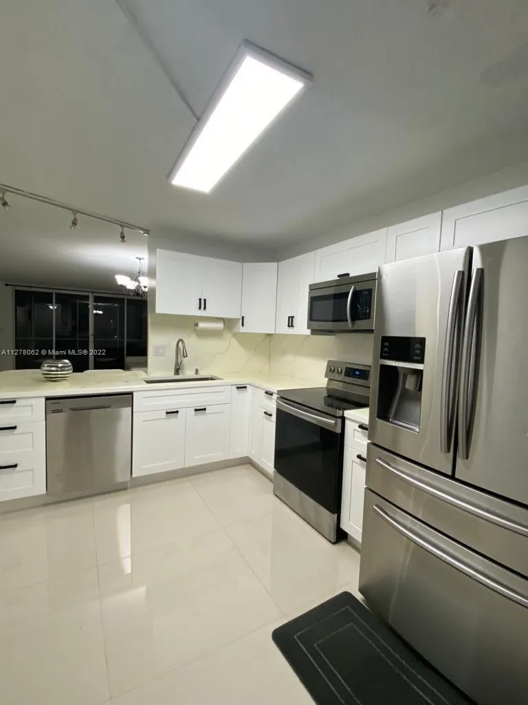 1660 NE 191st St # 1, Miami FL 33179