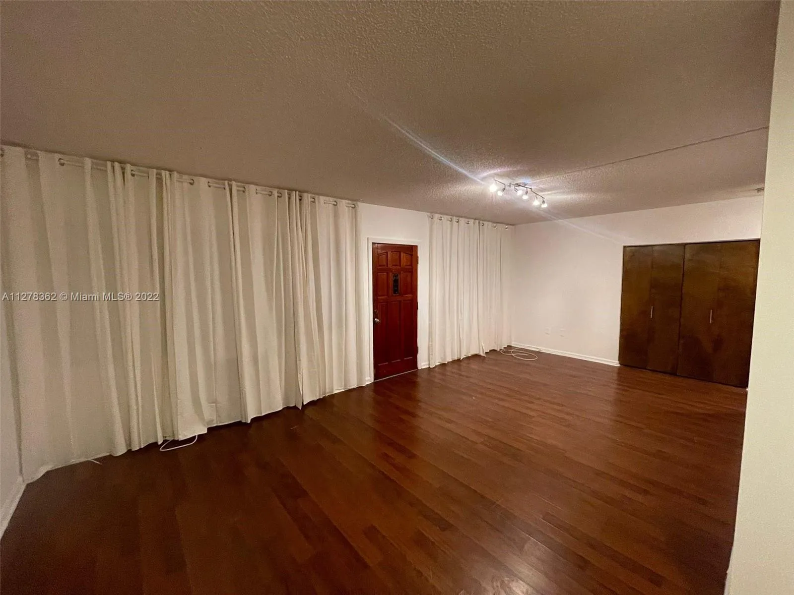 7945 East Dr # 302, North Bay Village FL 33141