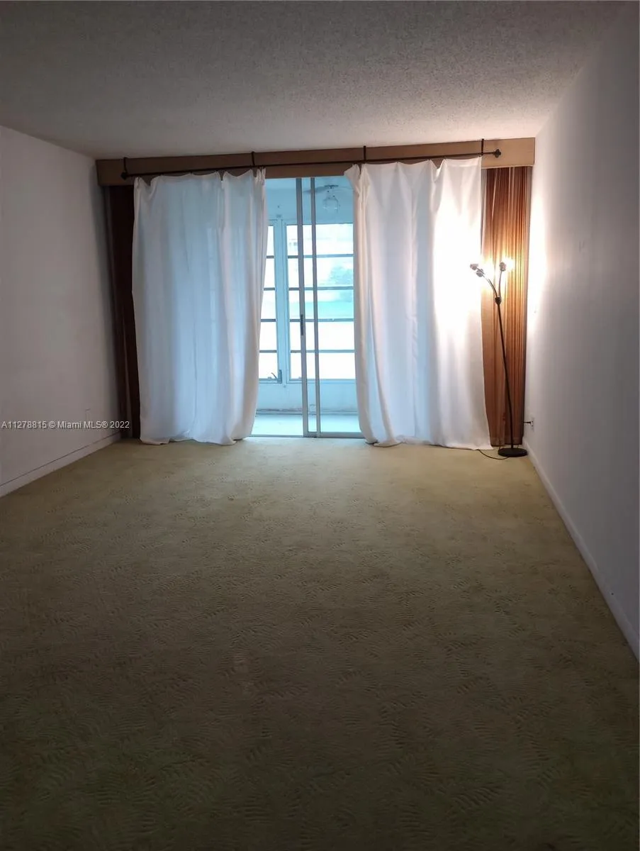 9620 Sunrise Lakes Blvd # 106, Sunrise FL 33322