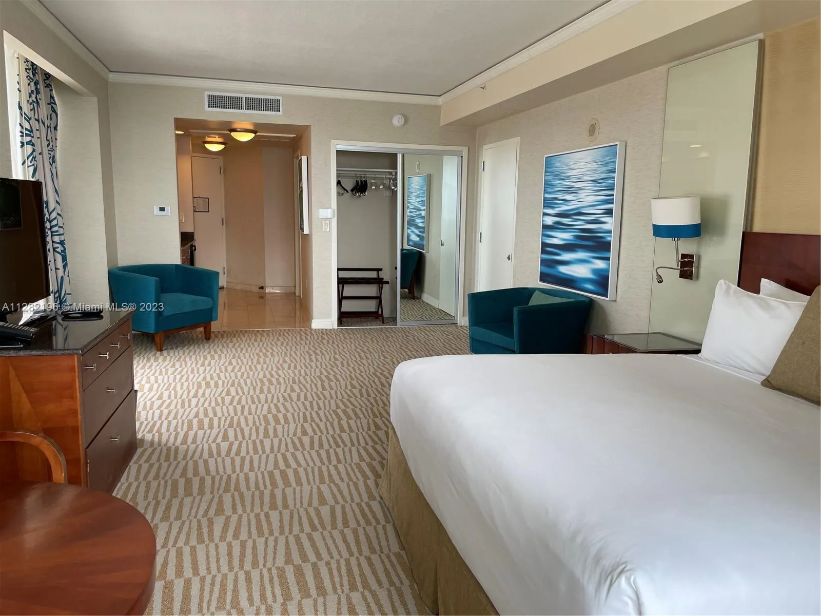 18001 Collins Ave, Sunny Isles Beach FL 33160