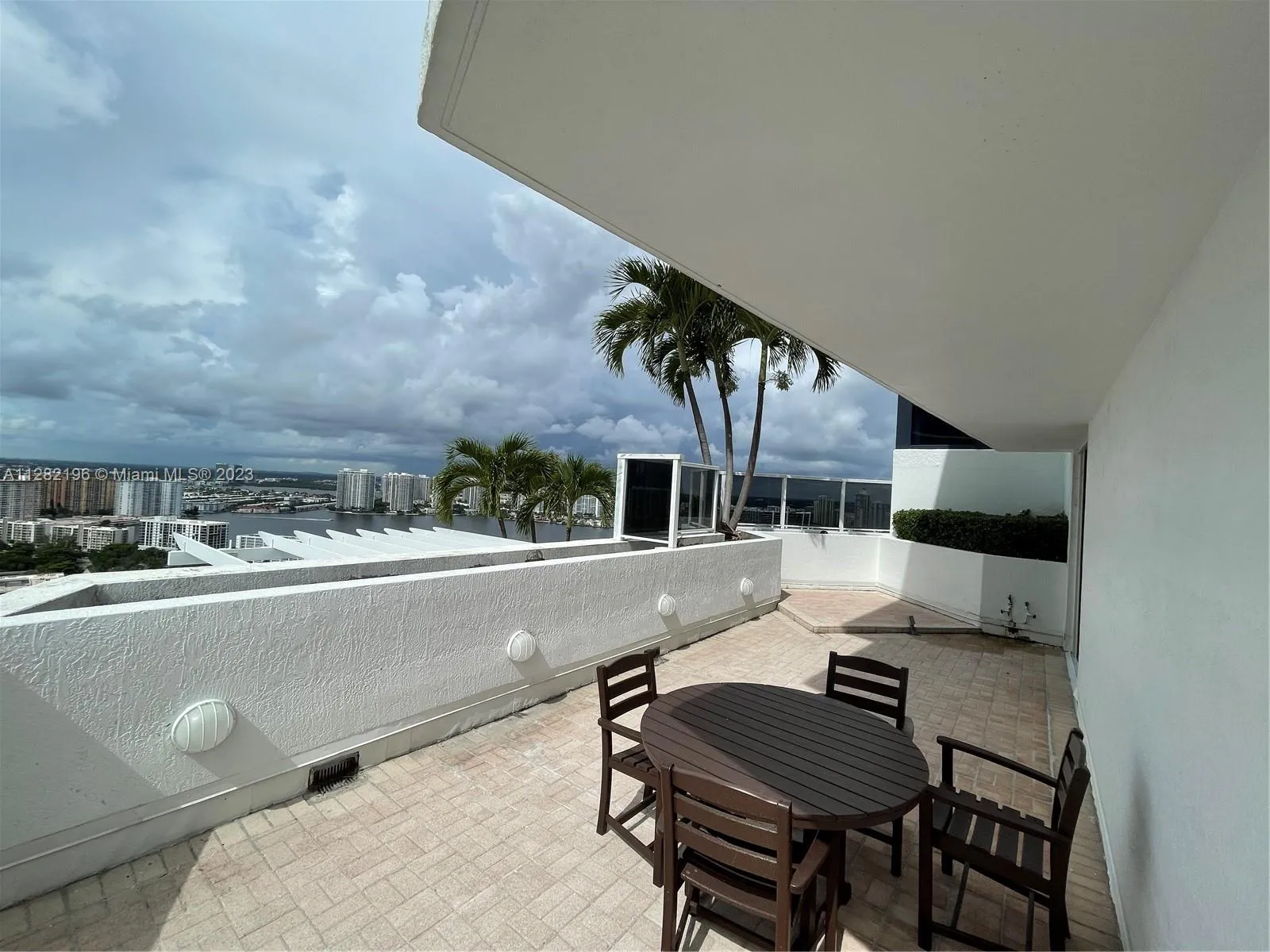 18001 Collins Ave, Sunny Isles Beach FL 33160