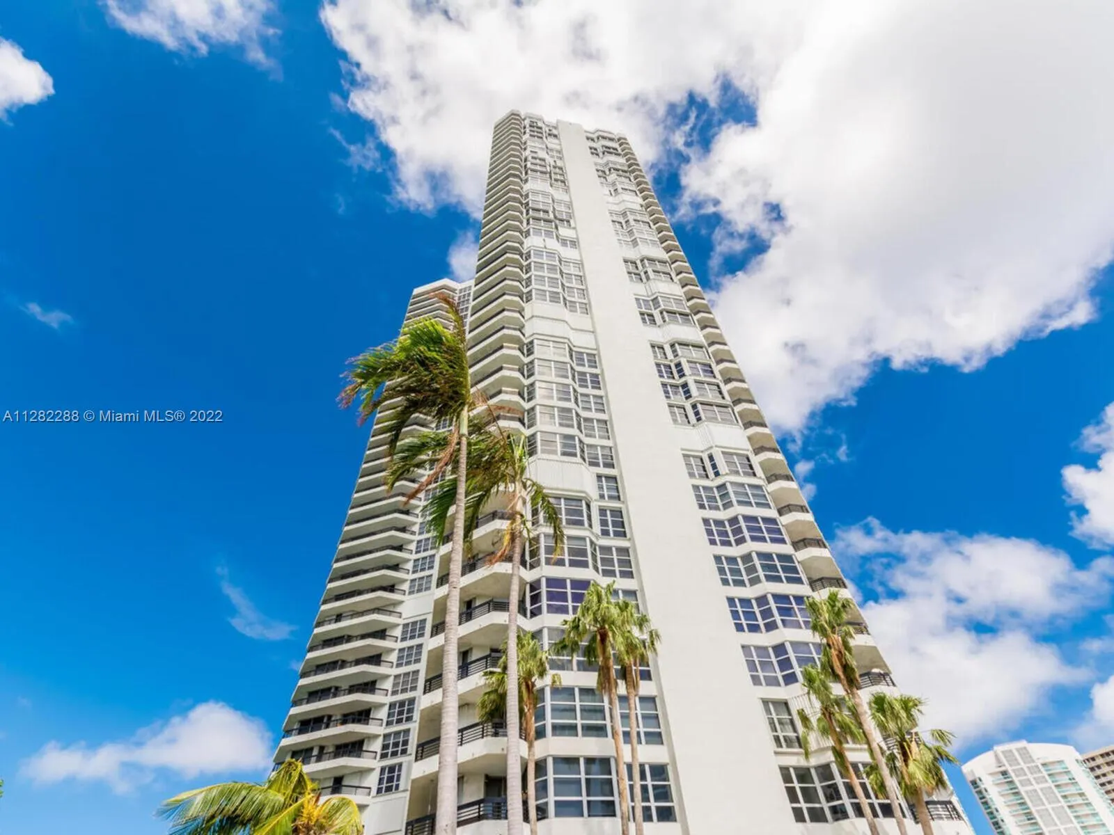 2 bedroom 2 bath for rent at 3500 Mystic Pointe Dr # 405, Aventura FL 33180