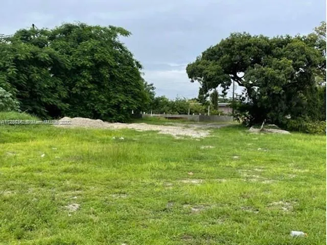 for sale at 654 NW 22nd Rd, Fort Lauderdale FL 33311