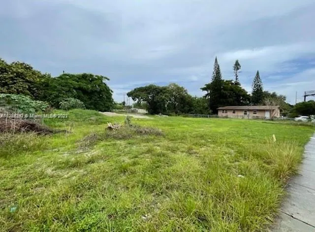 654 NW 22nd Rd, Fort Lauderdale FL 33311