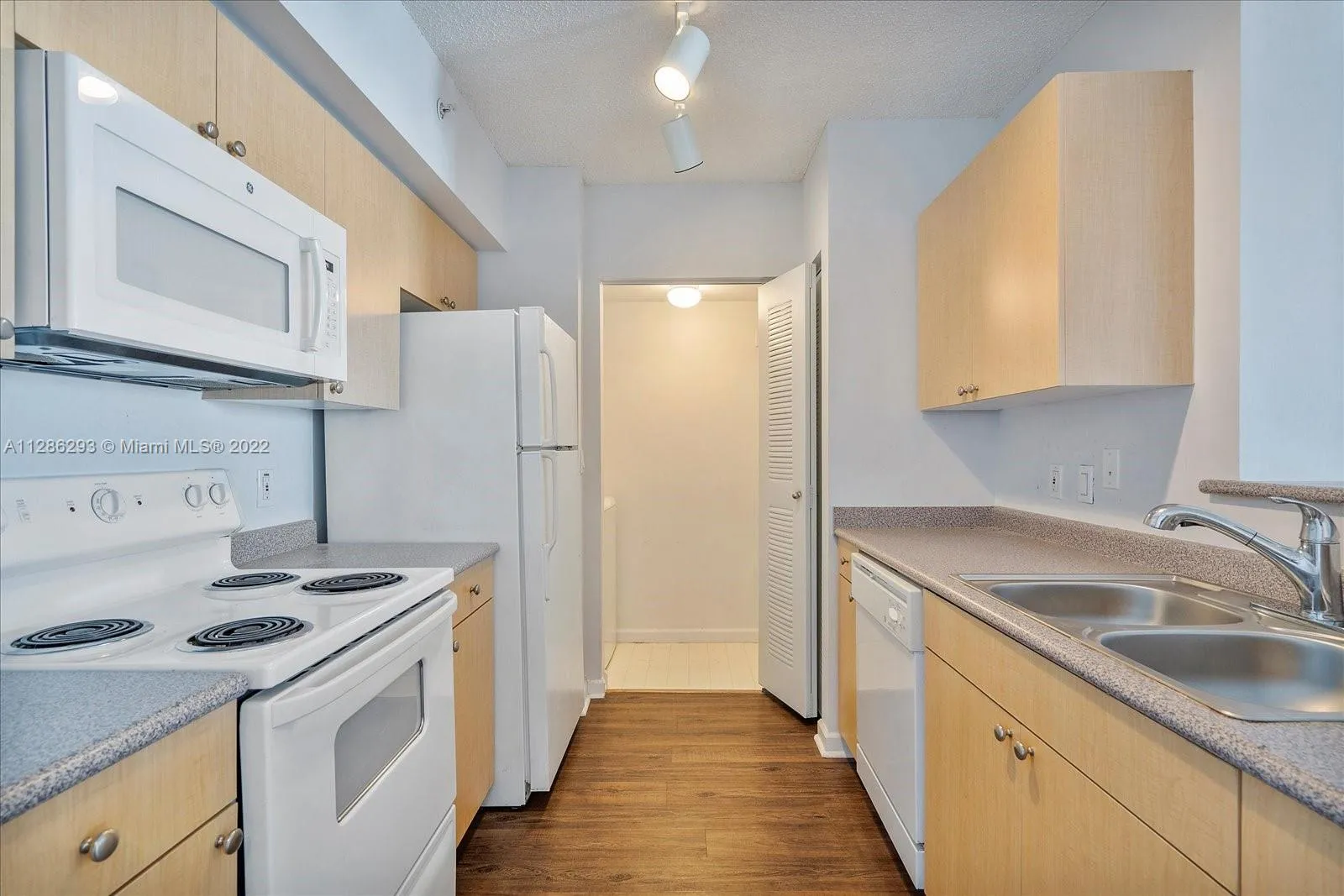 1919 Van Buren St # 721A, Hollywood FL 33020