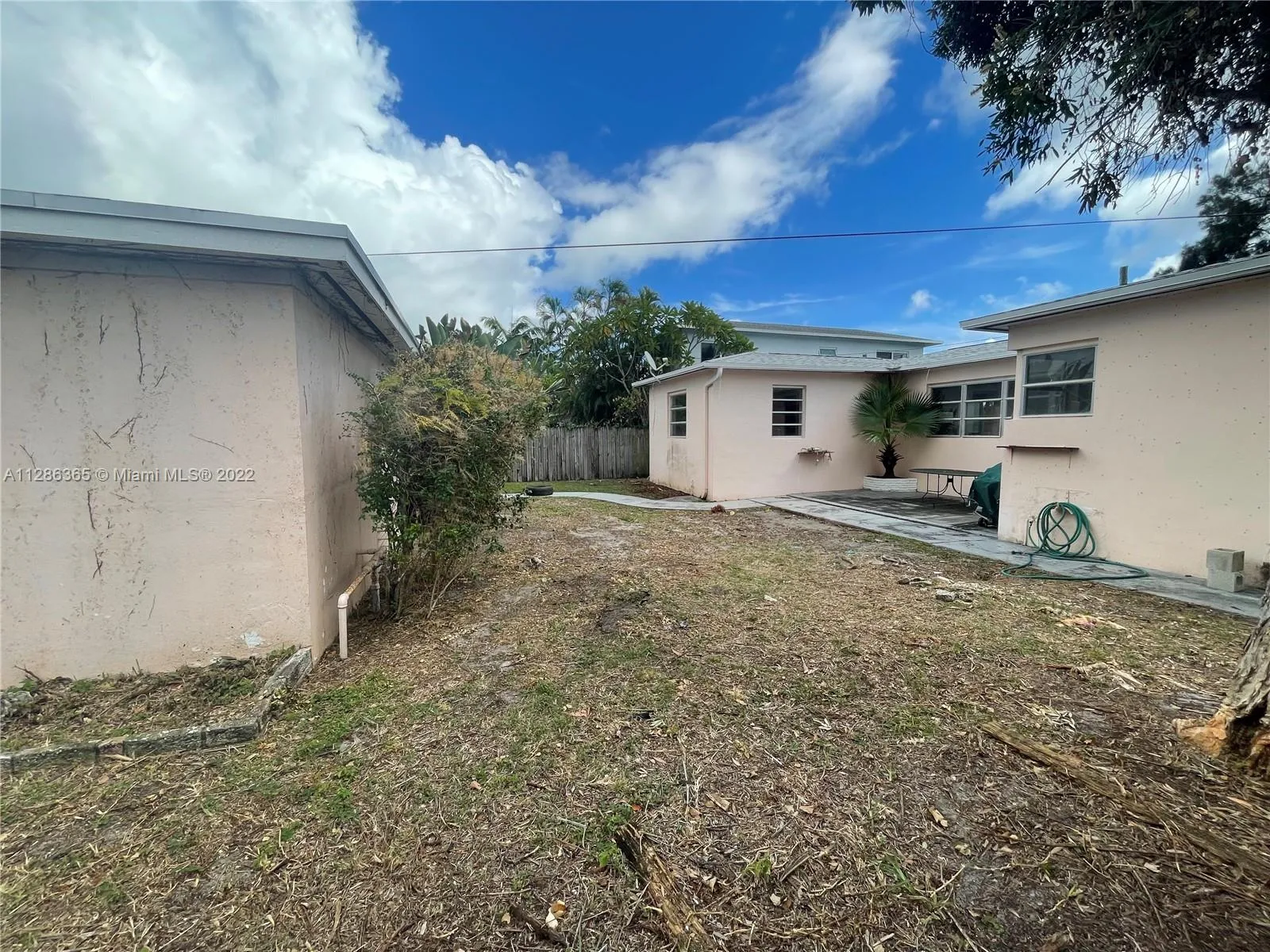 224 SW 12th St, Dania Beach FL 33004