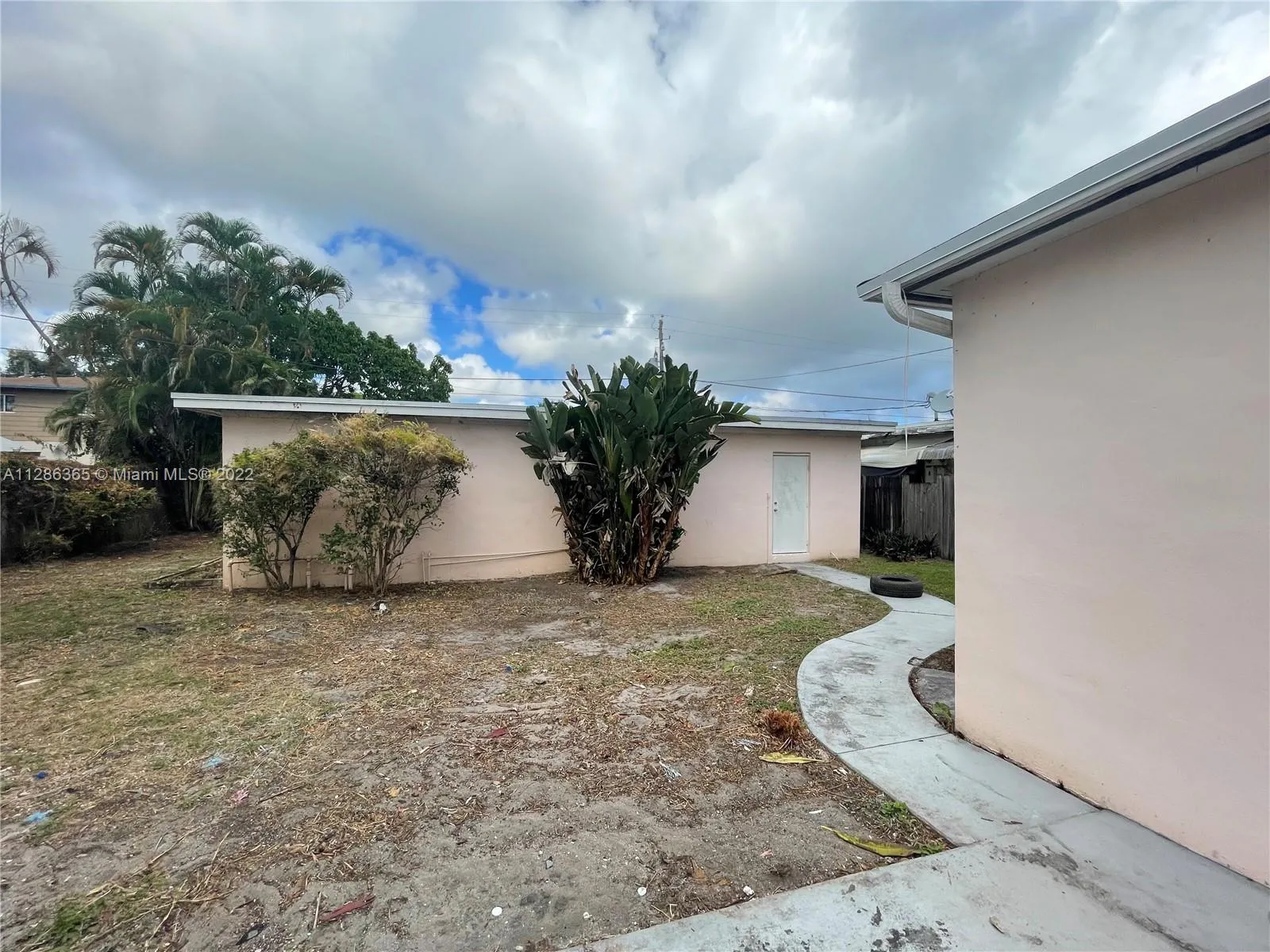 224 SW 12th St, Dania Beach FL 33004