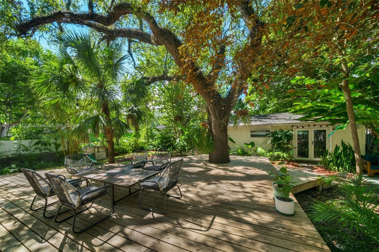 842 NW 9th Ct, Miami FL 33136