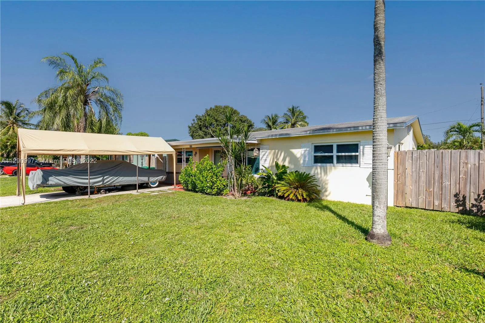 3 bedroom 2 bath for sale at 2757 SW 47th St, Dania Beach FL 33312